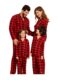 Moderner Weihnachtspyjama in Rot-Kariert