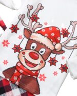 Pigiama di Natale con renna sorridente e decorazione di stelle