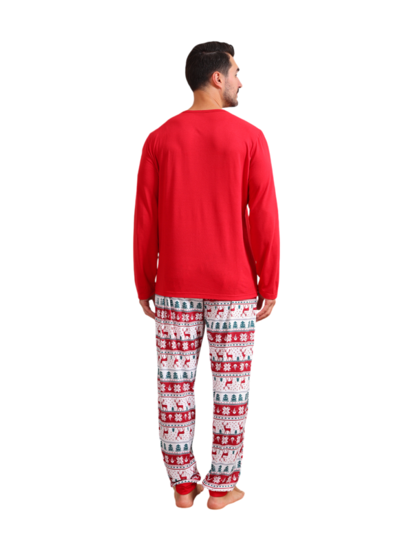 Fröhliche Weihnachten im roten Pyjama im Grinchmas-Stil