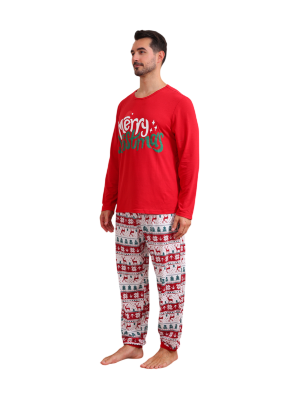 Fröhliche Weihnachten im roten Pyjama im Grinchmas-Stil