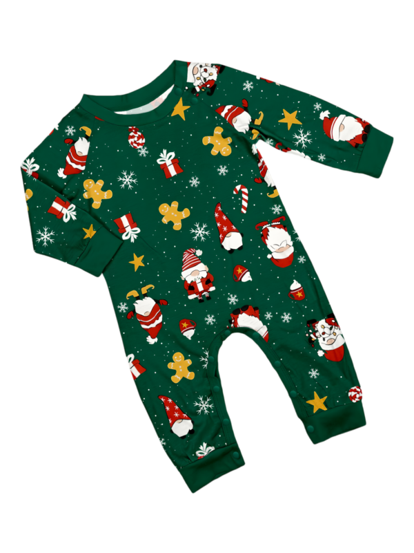 Originale pigiama natalizio verde stellato con motivi natalizi e di Babbo Natale