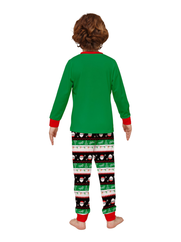 Familienpyjamas Santa in einer Girlande eingewickelt do a DAB