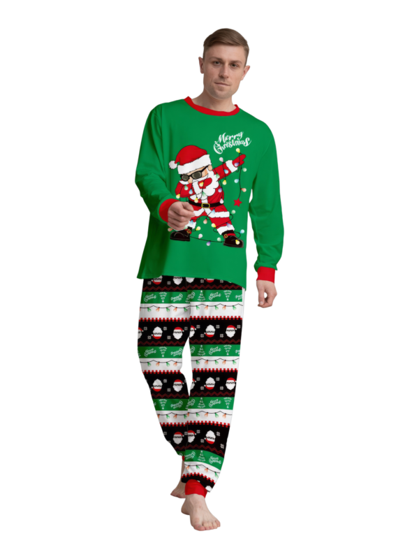 Familienpyjamas Santa in einer Girlande eingewickelt do a DAB
